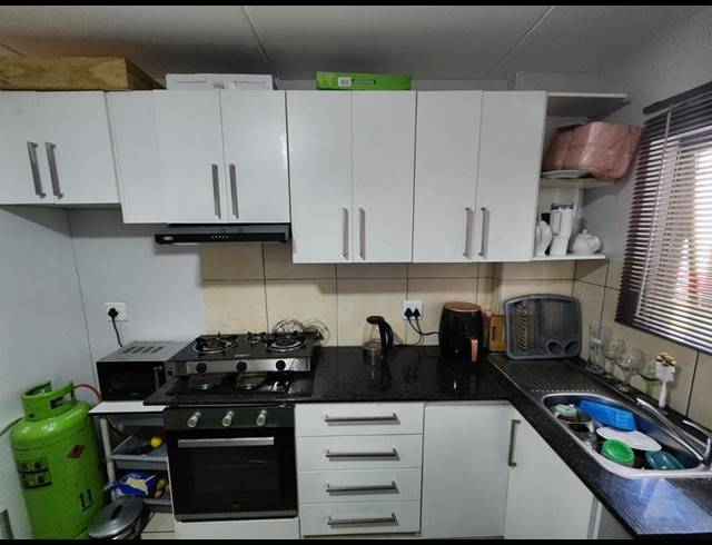 1 BEDROOM APARTMENT FOR SALE IN KENSINGTON